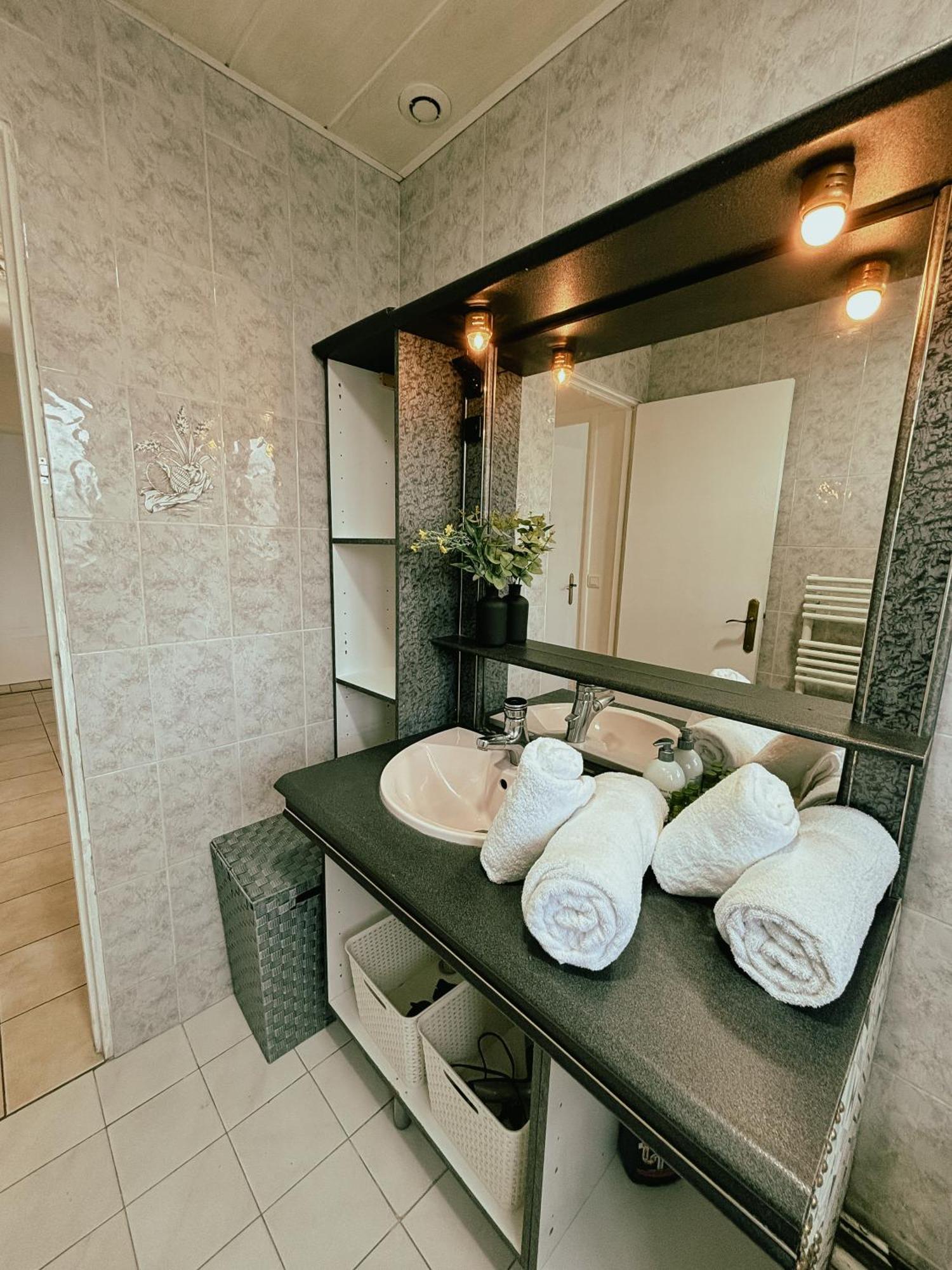 Duplex Avec Jardin - Proche Paris - Disneyland - Rer - Noisy-le-Grand Luaran gambar