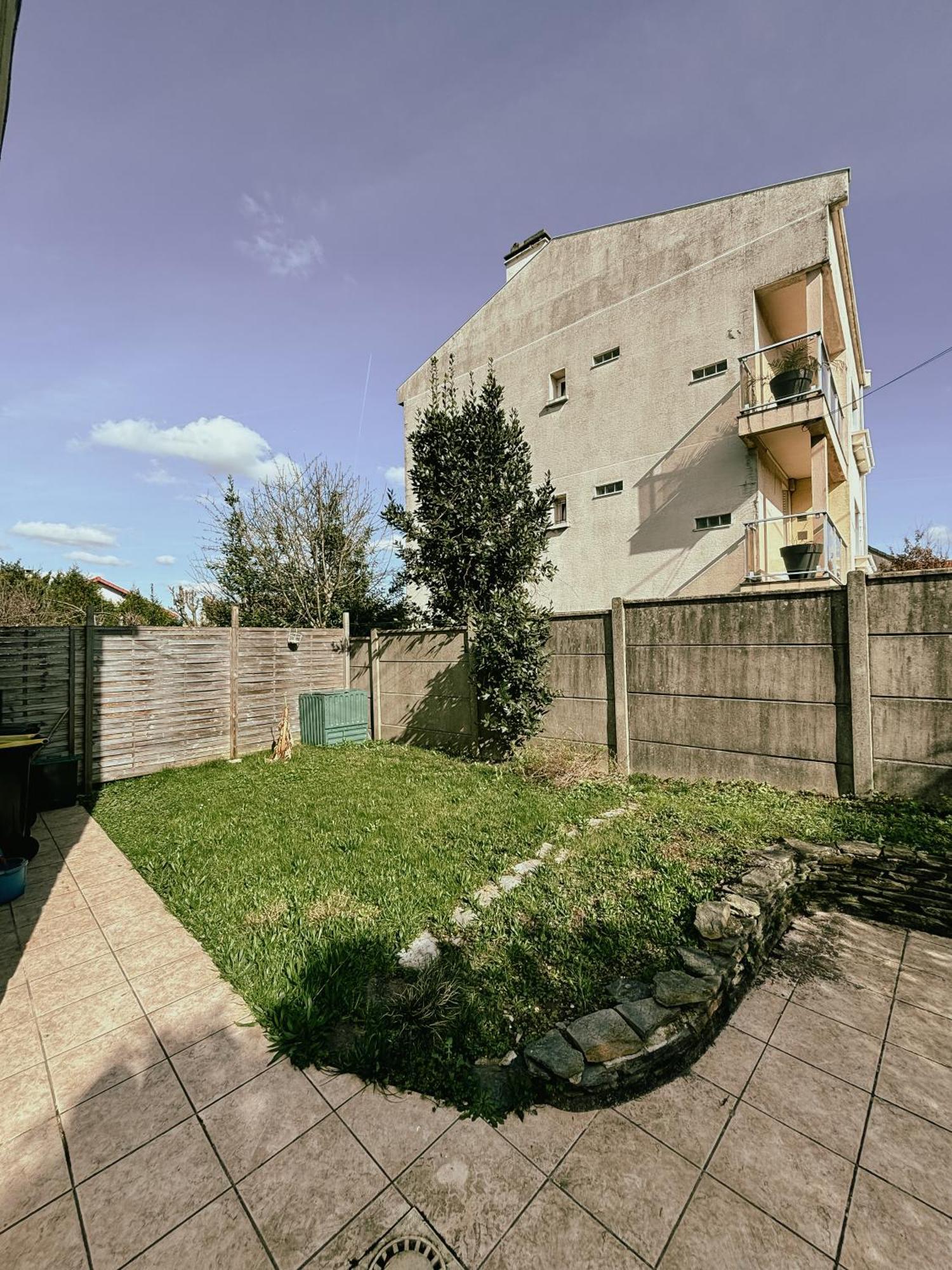 Duplex Avec Jardin - Proche Paris - Disneyland - Rer - Noisy-le-Grand Luaran gambar